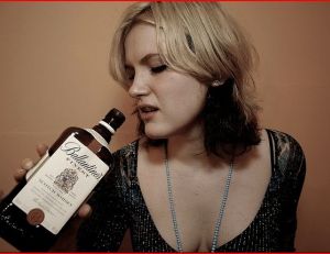 Les femmes et l'alcool : une relation de plus en plus intime
