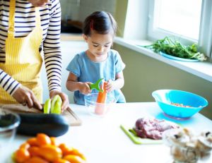 Alimentation : comment éduquer le goût de son enfant ? / iStock.com - yulkapopkova