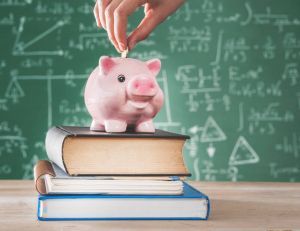 Allocation de rentrée scolaire : quel montant en 2018 et quand sera-t-elle versée ? / iStock.com - seb_ra