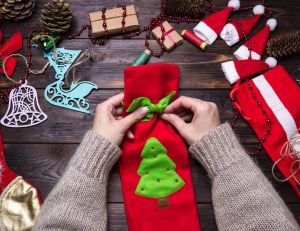 Cadeaux de Noël : offrez recyclé ! / iStock.com-Irina Vodneva