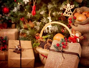 Comment acheter ses cadeaux de Noël pendant le confinement ? / IStock.com - inarik