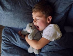 Comment aider son enfant à s'endormir ? / Istock.com - Adene Sanchez
