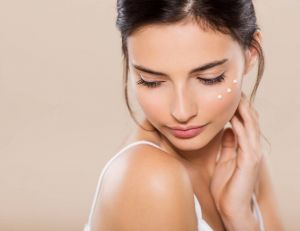 Comment prendre soin d'une peau sensible ? / iStock.com  Ridofranz