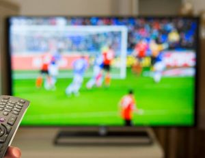 Coupe du Monde 2018 : faut-il craquer pour une nouvelle télé ? / iStock.com - by sonmez