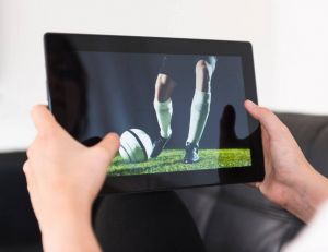 Coupe du Monde 2018 : pourquoi regarder les matchs en streaming est déconseillé / iStock.com - mikkelwilliams