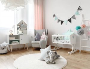 Décorez la chambre de votre futur bébé ! / iStock.com - KatarzynaBialasiewicz