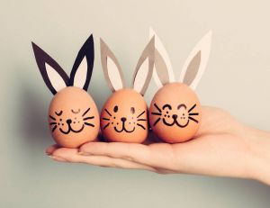 DIY : 3 idées pour Pâques à faire avec vos enfants / iStock.com - NiseriN