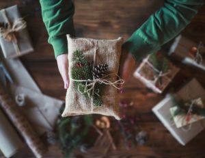 DIY : faire son propre papier cadeau pour Noël