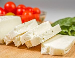 Halloumi, le nouveau fromage vegan chypriote / Istock.com - eyecon