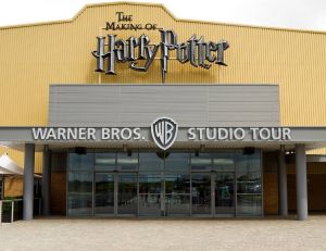 Harry Potter retourne à Poudlard pour ses 20 ans / iStock.com - trenchcoates