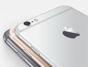 Les deux nouveaux modèles d'iPhone 6 verraient le jour en septembre, et sont déjà en cours de production, selon Bloomberg news... - copypright Apple