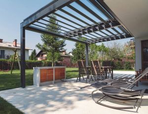 Comment choisir une structure extérieure pour le jardin ?/iStock.com-Ziga Plahutar