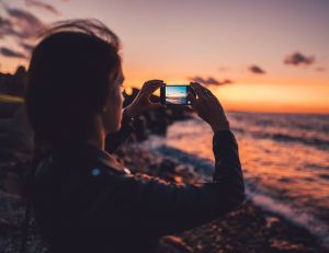 #Jeudiphoto : 5 conseils pour prendre des photos avec son smartphone / iStock.com - martin-dm