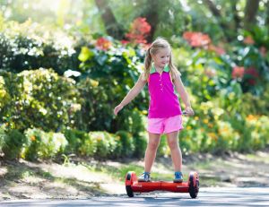 L'hoverboard dangereux pour les enfants, selon les médecins / iStock.com - FamVeld