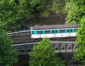 La RATP pourrait végétaliser le métro parisien / iStock.com - Kenneth Wiedemann