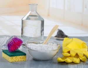 Le bicarbonate de soude : un produit naturel et non polluant à utiliser pour nettoyer, cuisiner, jardiner... / iStock.com - JPC-PROD
