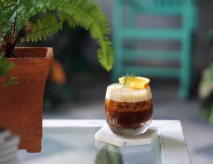 Le nouveau cocktail incontournable de l'été : le coffee tonic / iStock.com - Food Photographer
