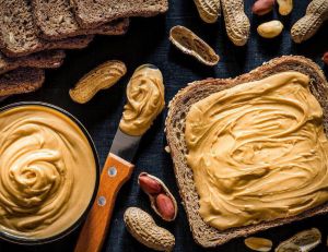 Les bienfaits du beurre de cacahuète pour la santé / Istock.com -  carlosgaw