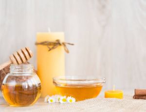 Les bienfaits et vertus du miel : allié beauté, santé et nutrition / iStock.com-fotostorm