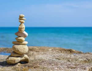 Lifestyle : le rock balancing ou l'art d'empiler des pierres / iStock.com - Ralf Geithe