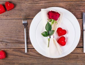 Mardi Conseil : 4 astuces pour réussir son menu de la Saint-Valentin / iStock.com-eli_asenova