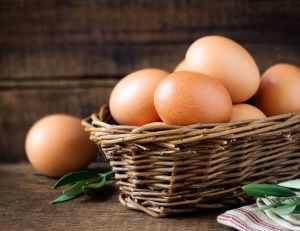 #Mardi Conseils : comment vérifier que vos œufs sont encore bons ? / iStock.com - Kuvona