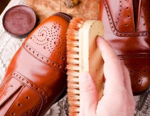 Mode : comment prendre soin de ses chaussures en cuir ? / iStock.com - milosljubicic