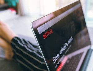 Netflix va bientôt augmenter ses prix en Europe / iStock.com - wutwhanfoto