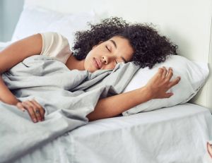 Nos conseils pour bien dormir malgré de fortes chaleurs / iStock.com - LaylaBird