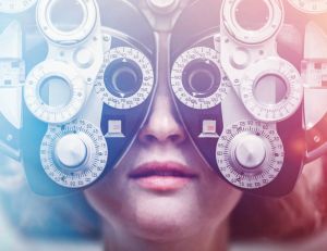 Ophtalmologue, optométriste et opticien : quelle différence ? / iStock.com - RyanJLane