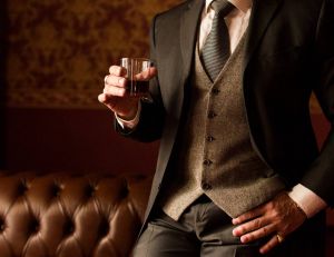 Quels sont les différents types de costume pour homme ? / iStock.com-Yana Tkachenko