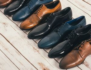 Quels sont les modèles incontournables de chaussures pour homme ? / iStock.com - AGCreativeLab