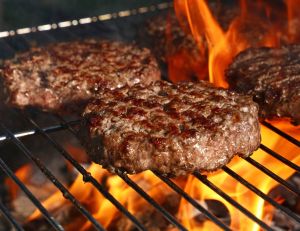 Tops des astuces pour ne pas rater la cuisson d'un steak : Istock.com - BreakingTheWalls