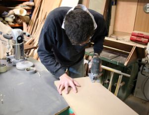 Réaliser des étagères en bois sur tasseaux