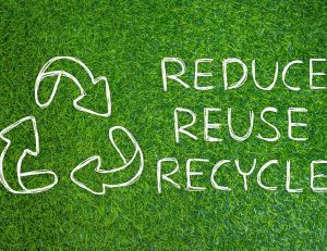 Réduire, Réutiliser, Recycler : les piliers d’une consommation durable, équitable et responsable / iStock.com-Prompilove