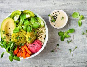 Régime végétarien et équilibre nutritionnel / iStock.com - sveta_zarzamora