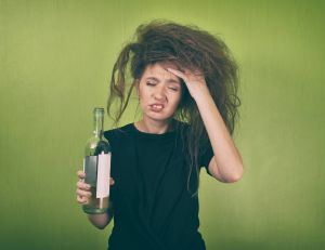 Santé : 3 conseils pour mieux gérer sa consommation d'alcool / iStock.com - badahos