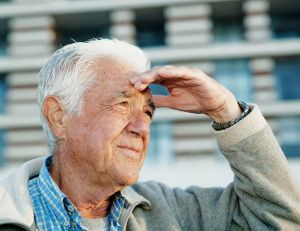 Santé : comment protéger sa vue après 60 ans ? / iStock.com - RapidEye