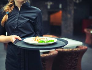Santé : manger au restaurant est-il néfaste pour votre corps ? / iStock.com - 6opress