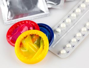 Sexualité et moyens de contraception : les avantages et les risques / iStock.com - andrewsafonov