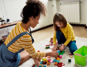 Six bonnes raisons d’opter pour la garde d’enfant à domicile / iStock.com - LanaStock