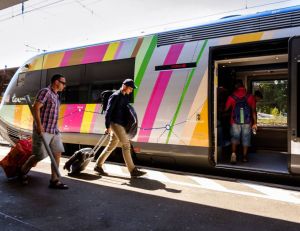 SNCF : Flexy, une navette qui roule sur la route et les rails / iStock.com - svanaerschot