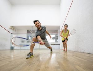 Squash : où jouer au squash à Paris ? / iStock.com - BraunS