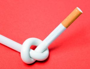 Tabac : les ventes ont baissé en France en 2016 / iStock.com - dra_schwartz
