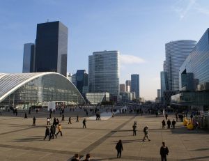 Télétravail, fuite des grandes villes et végétalisation : quel avenir pour le quartier de La Défense ?