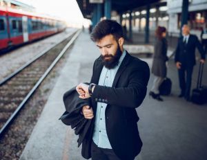 Transports : quels recours en cas de retard ou d'annulation d'un train ? / iStock.com - EmirMemedovski