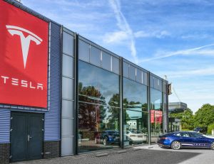 Transports : Tesla présente le semi-remorque électrique / iStock.com-Sjo