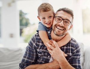 Une étude souligne la vulnérabilité de la relation père-enfant après un divorce / iStock.com - Cecilie_Arcurs