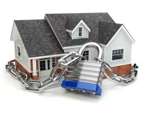 Vacances : comment bien protéger votre maison pendant votre absence ? / iStock.com - Bet_Noire