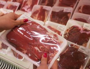 L'origine des viandes vendues en supermarché reste toujours aussi problématique, selon l'UFC Que Choisir